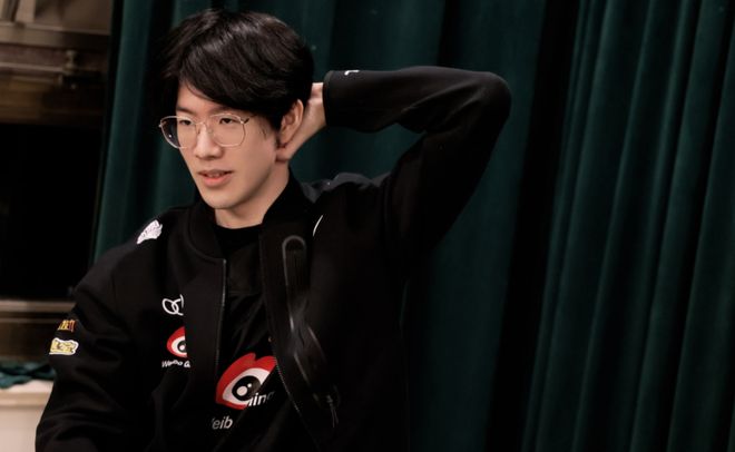 Mouz 意外地将 siuhy 暂时放在替补席上