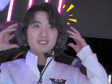 FPX赛后群访 Qiuqiu：机器人Q的准就厉害，Q不中就是乐色