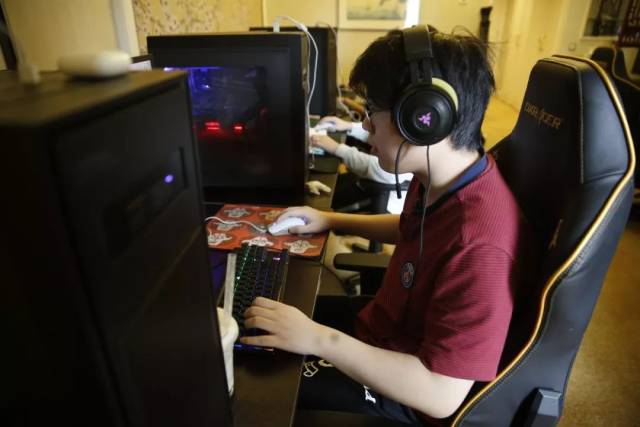 在 VCT 2025： Pacific Stage 2 中被评为最佳选手的 Something